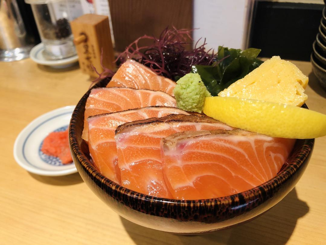 産地直送 原宿のサーモン丼専門店 Scramble スクランブル