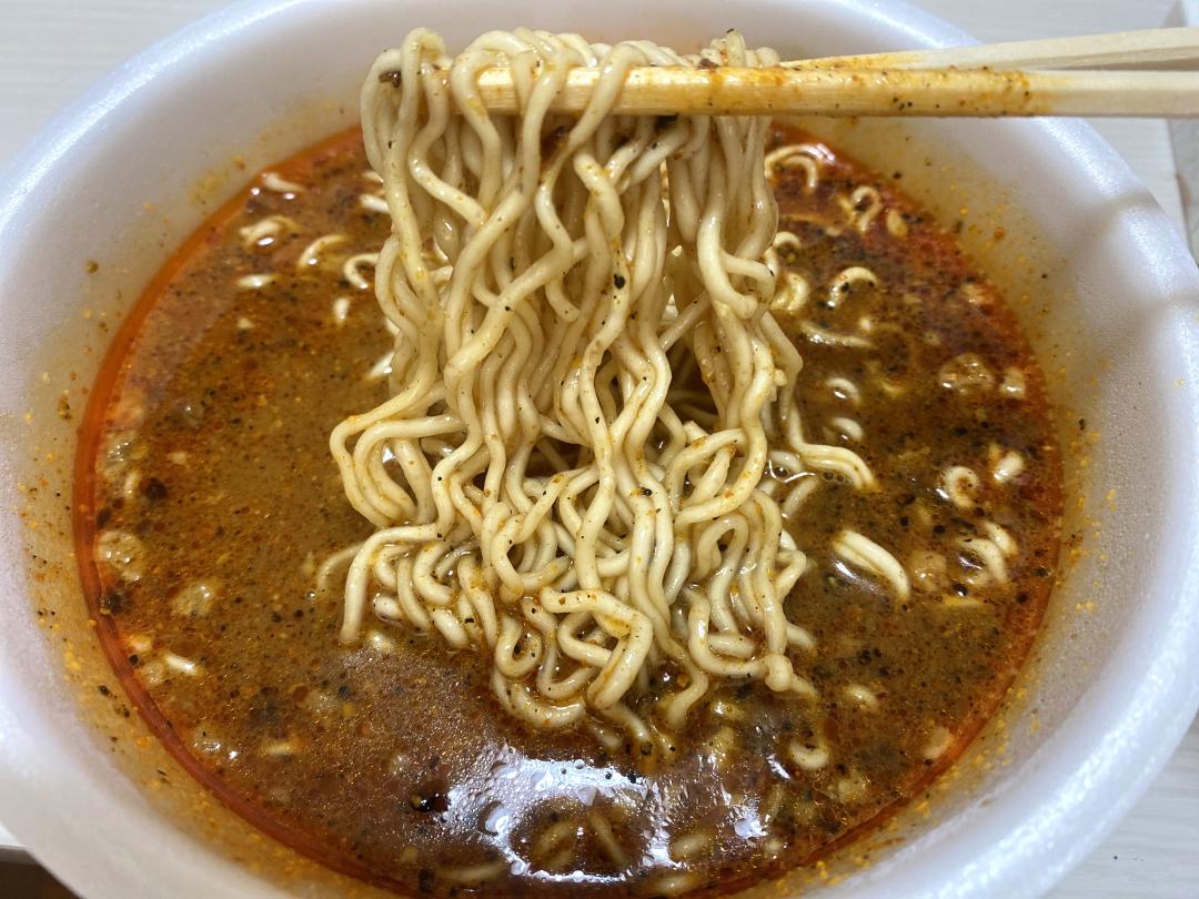 激辛 魚介 名店の遺伝子を引き継いだ 担担麺 Scramble スクランブル